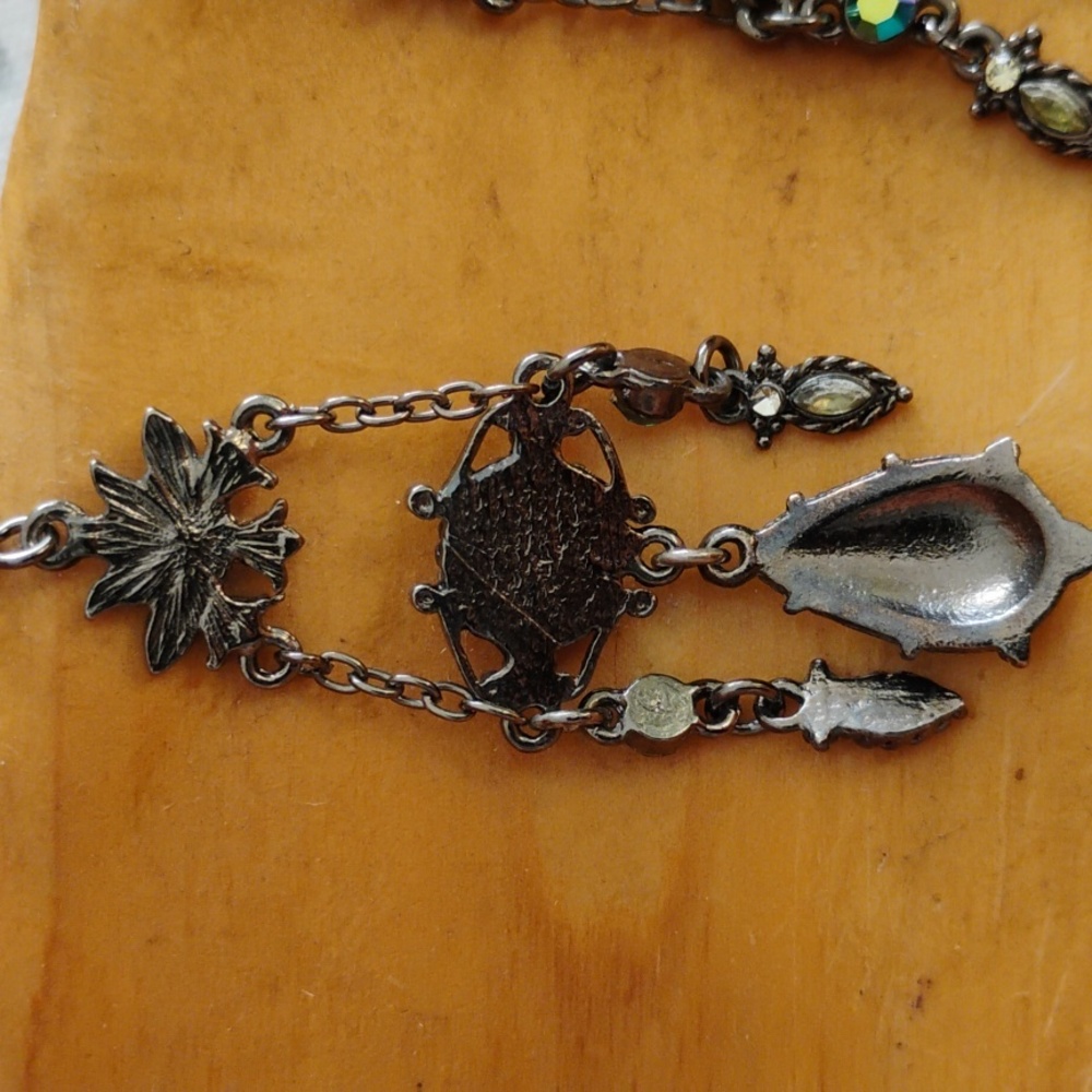 Chandelier Earthly Green tones Rhinestones Lotus Flower Earrings - Picture 3 of 4